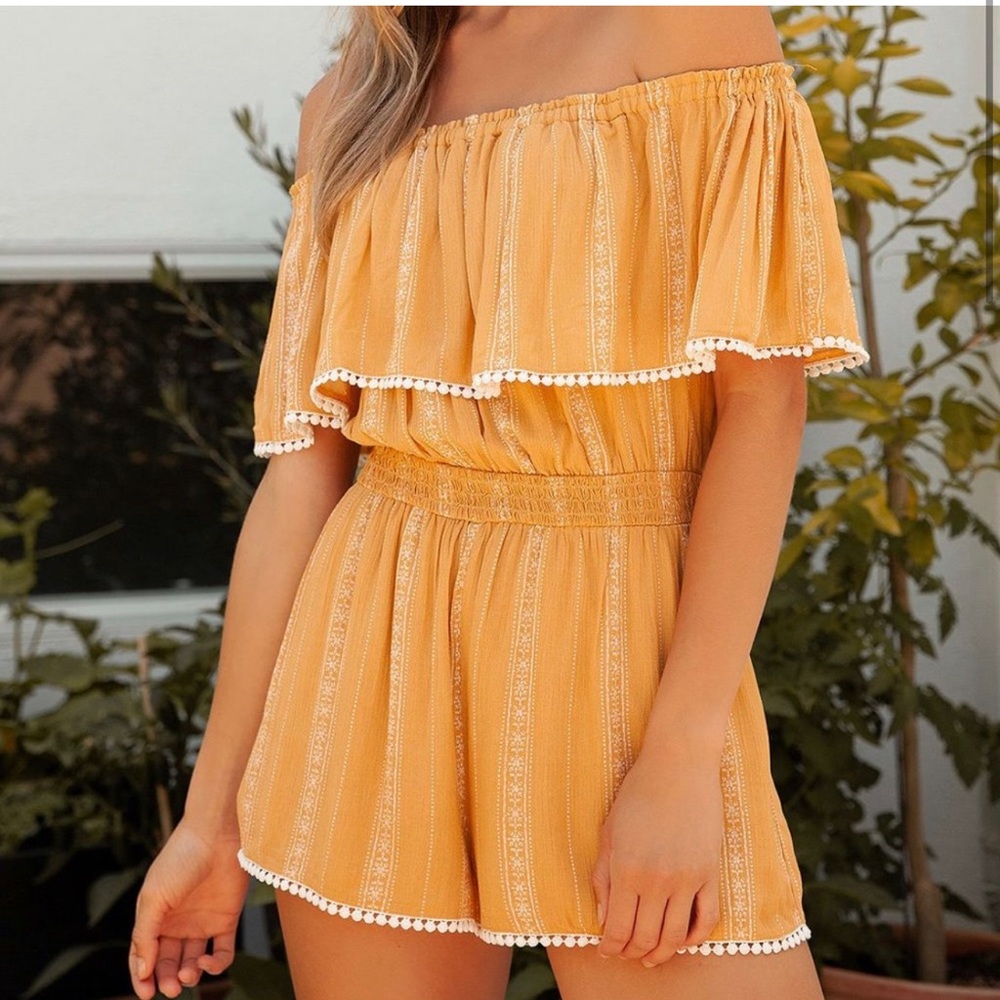 Lulu’s off the shoulder mustard color romper. Size small.